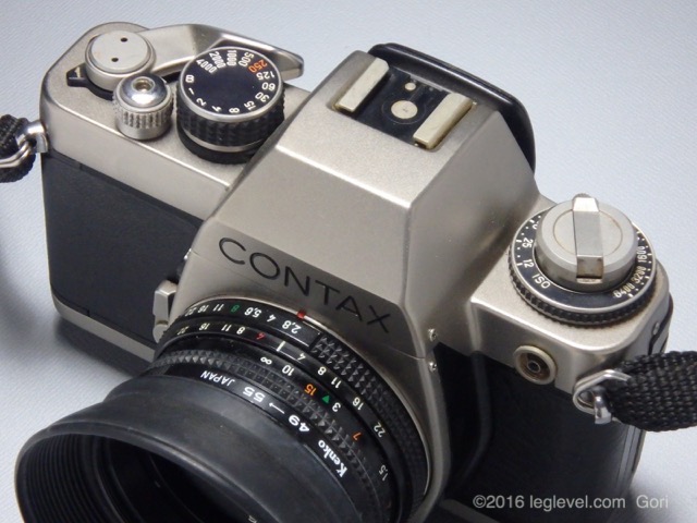 leglevel.com:CONTAX S2 + Tessar T* 45mm F2.8:101studio