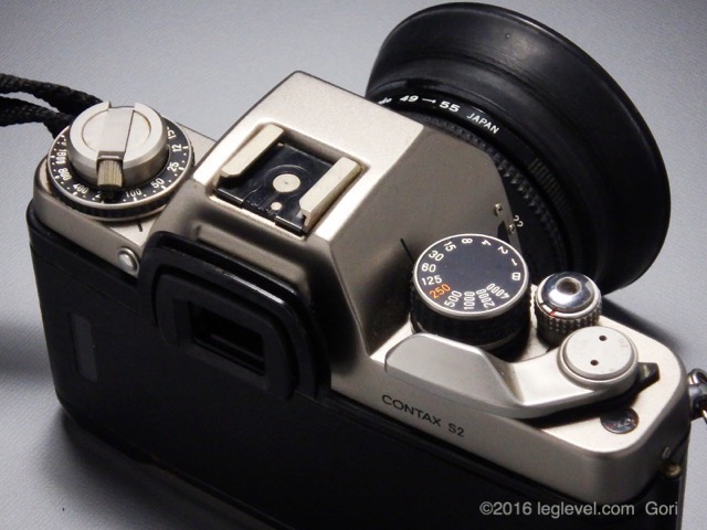 leglevel.com:CONTAX S2 + Tessar T* 45mm F2.8:101studio