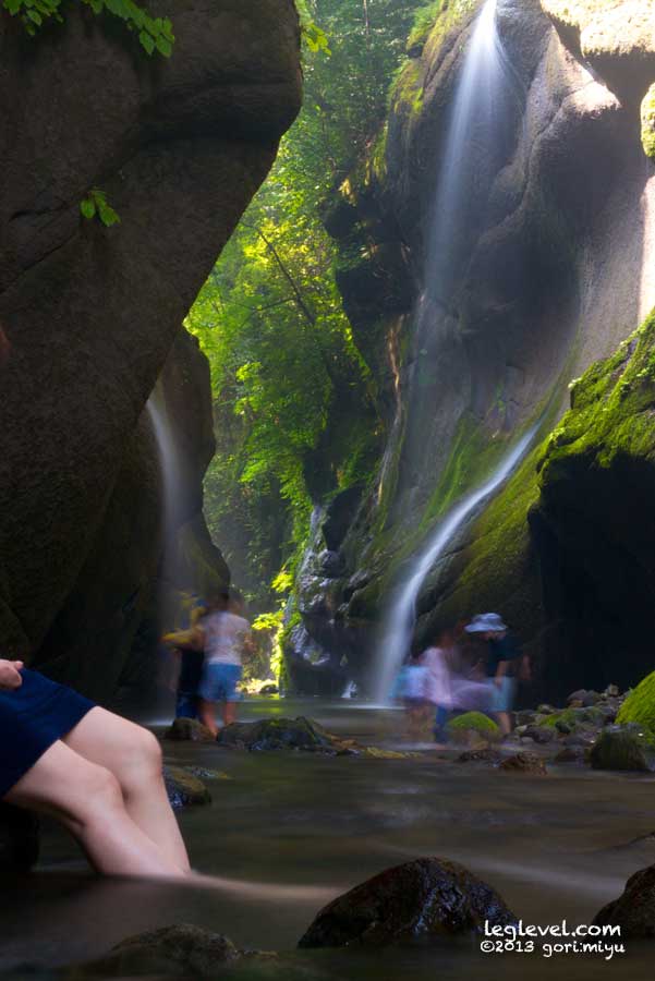 由布川 渓谷 峡谷 大分:寫音:写真集:大分:足:写真:大分県:足の写真:風景写真:モデル