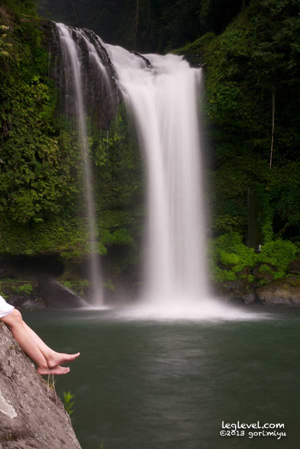 慈恩の滝 ジオンの滝 アッガイ 日田市 天瀬町 玖珠郡 ジオン 天瀬の三瀑 天瀬六瀑 滝の写真 足の写真 国道210号線 杉河内駅:寫音:写真集:大分:足:写真:大分県:足の写真:風景写真:モデル